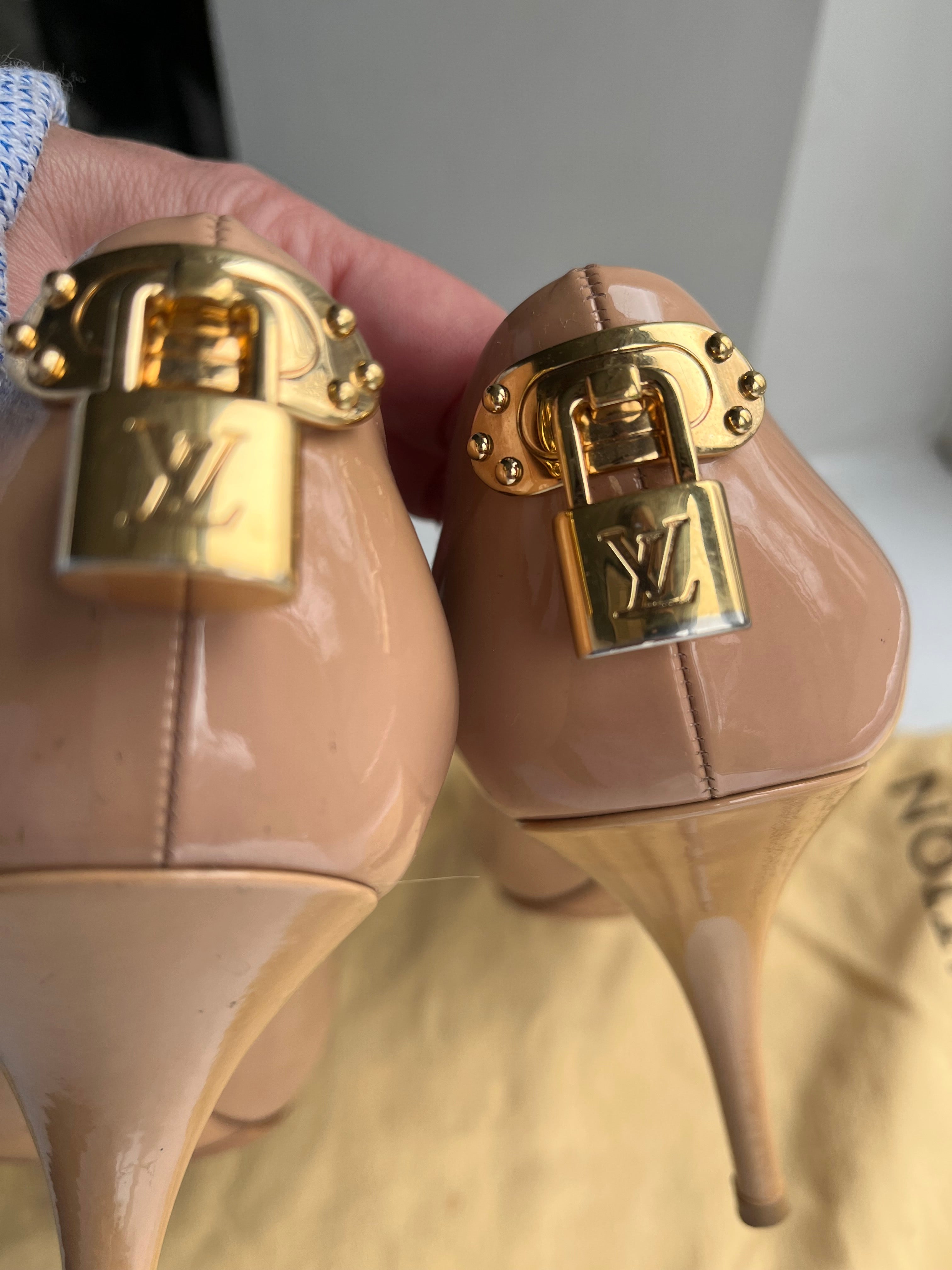 Louis Vuitton Nude Patent Pumps Size 39