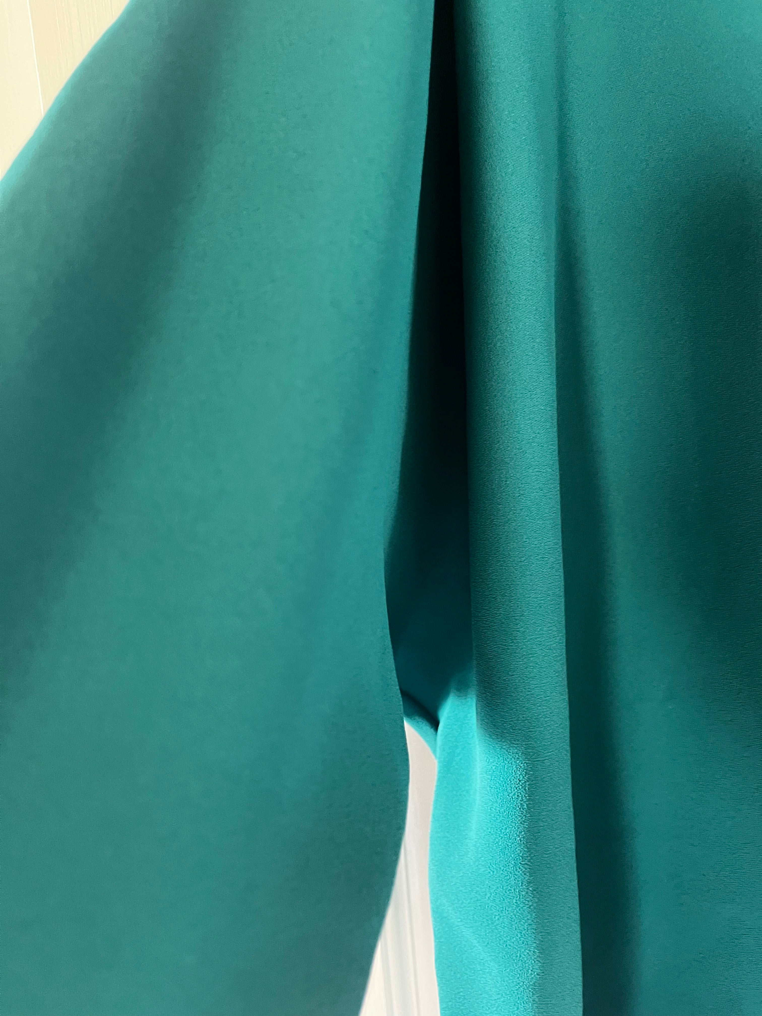 Roisin Linnane Green Top Size 5