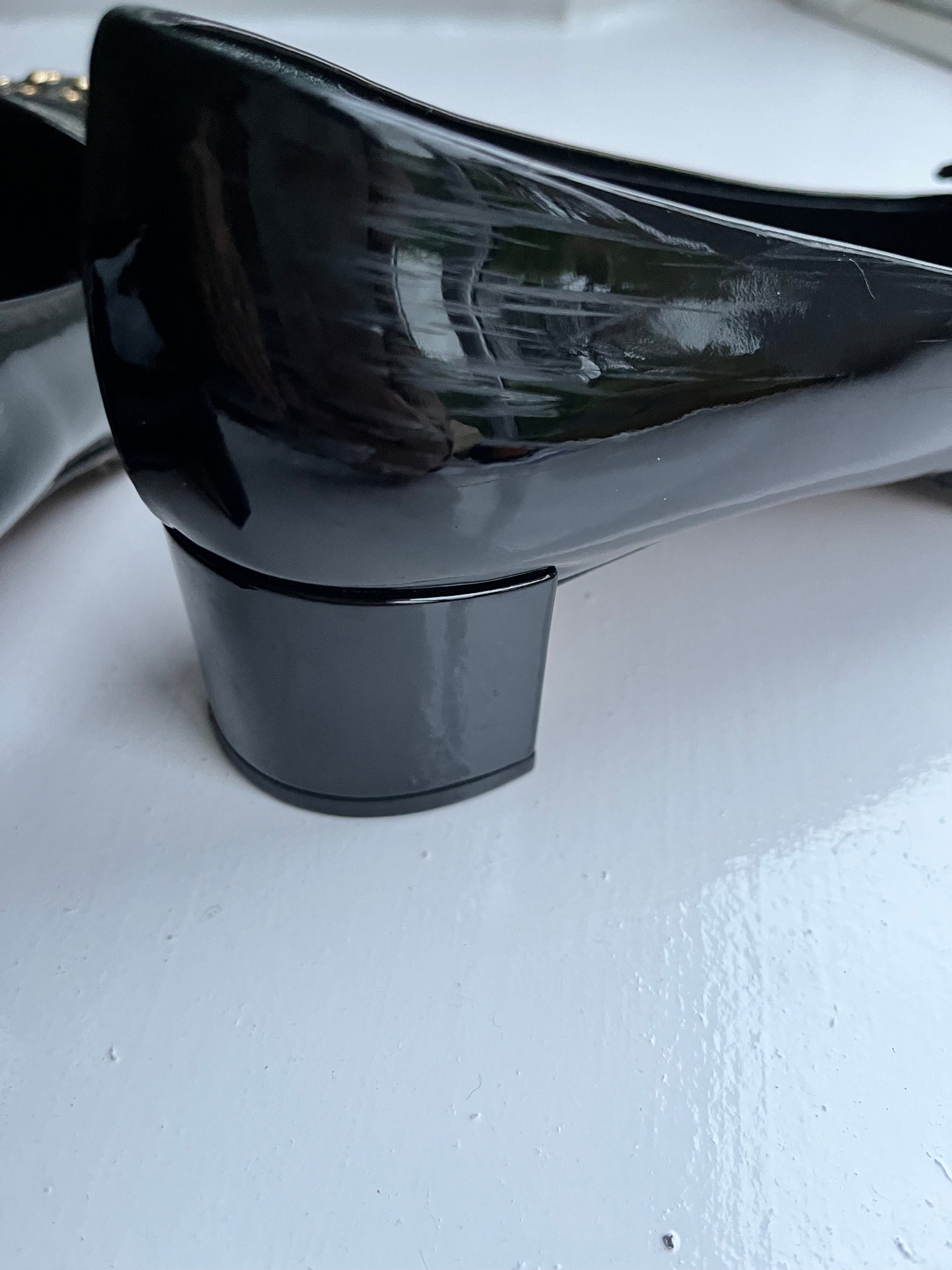 Louis Vuitton Black Patent Pumps Size 39