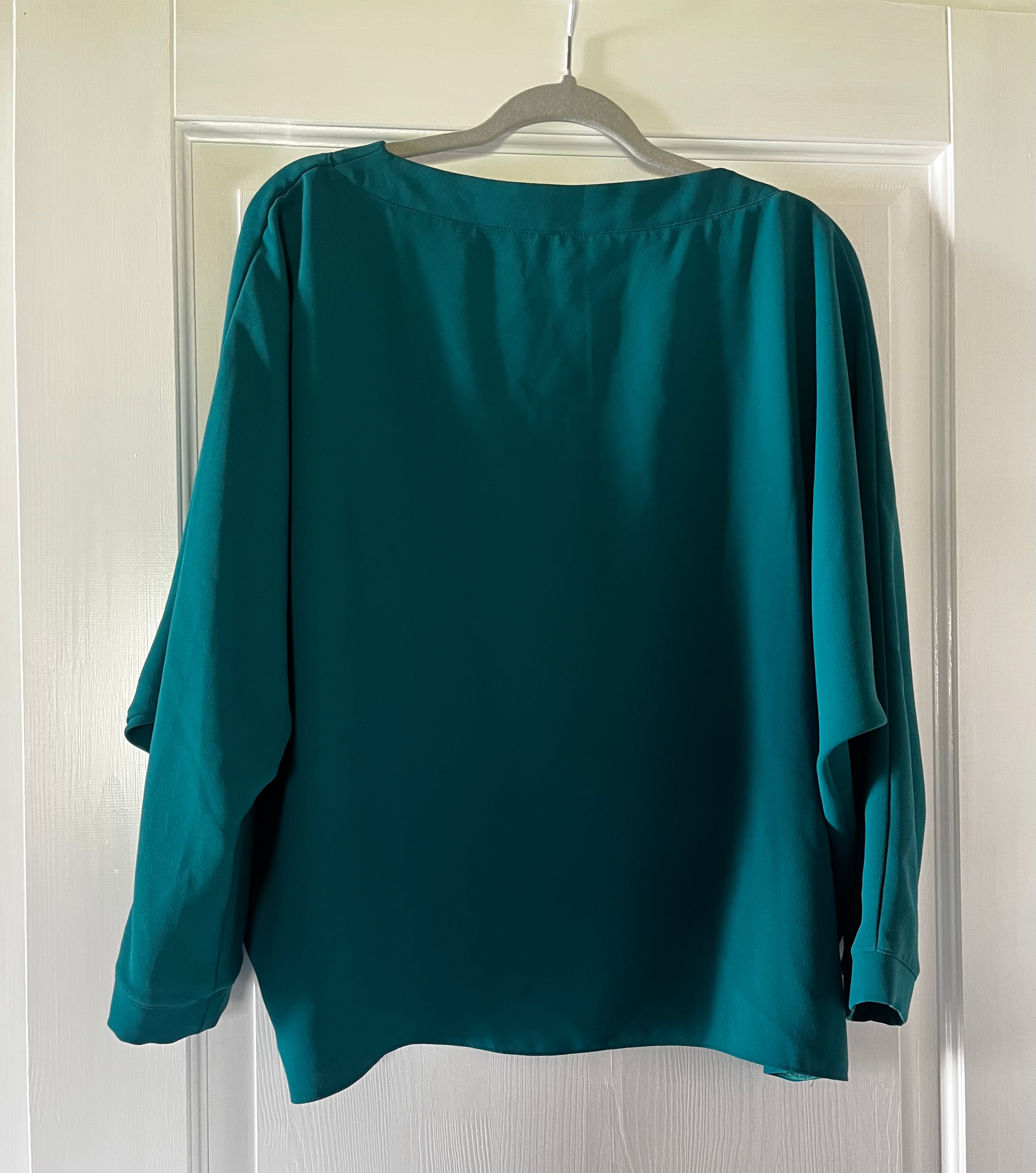 Roisin Linnane Green Top Size 5