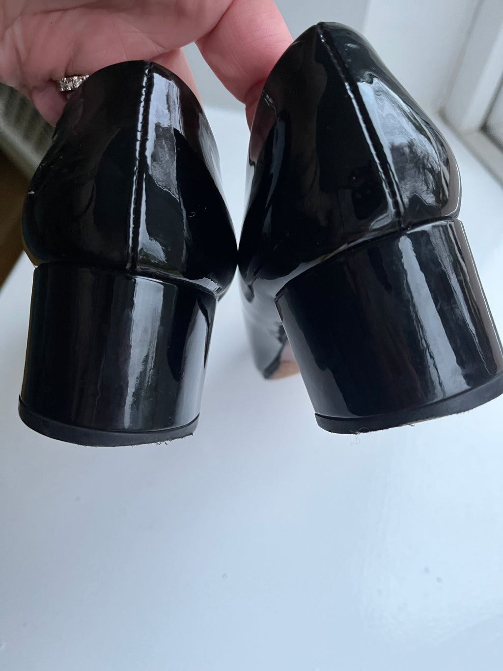 Louis Vuitton Black Patent Pumps Size 39