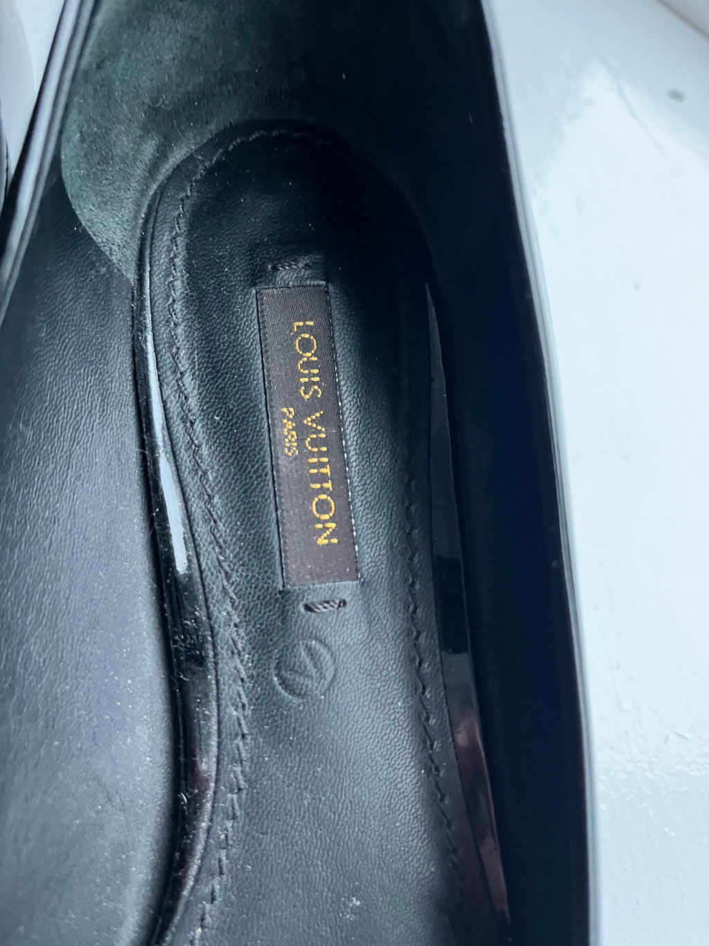Louis Vuitton Black Patent Pumps Size 39