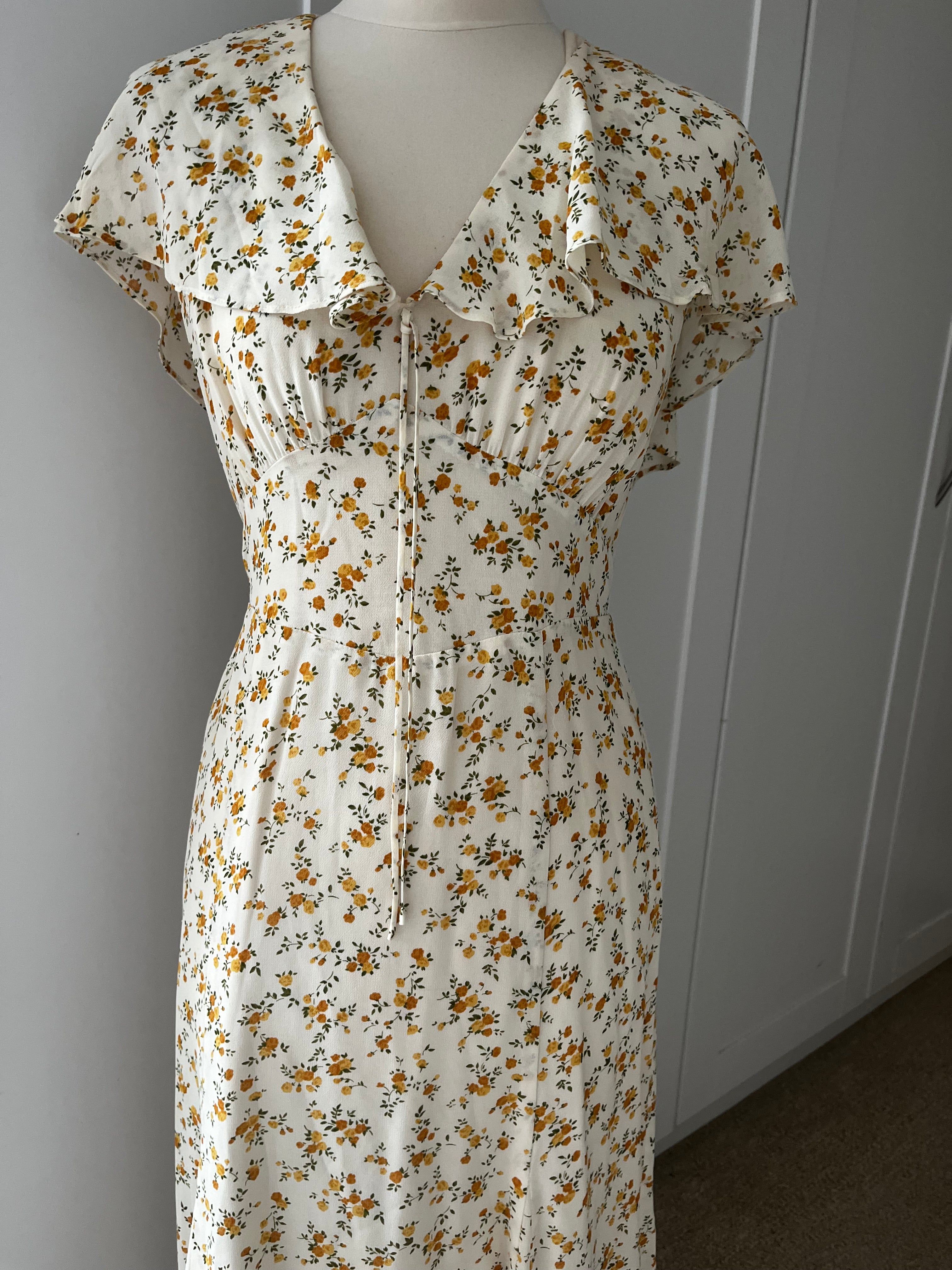 Reformation Dress Size US4 (8)