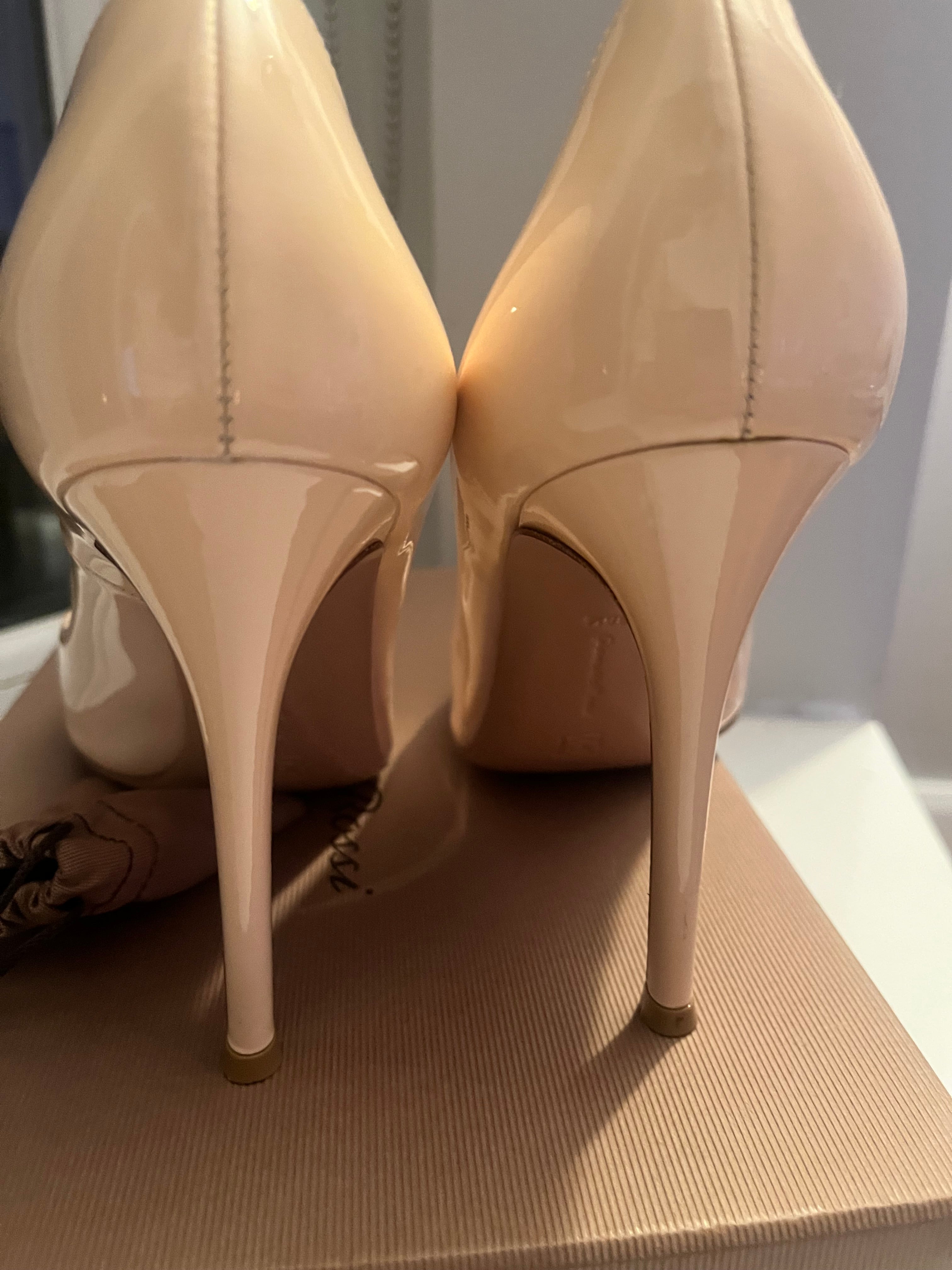 Gianvito Rossi Verrosa Rosa Heels Size 38.5