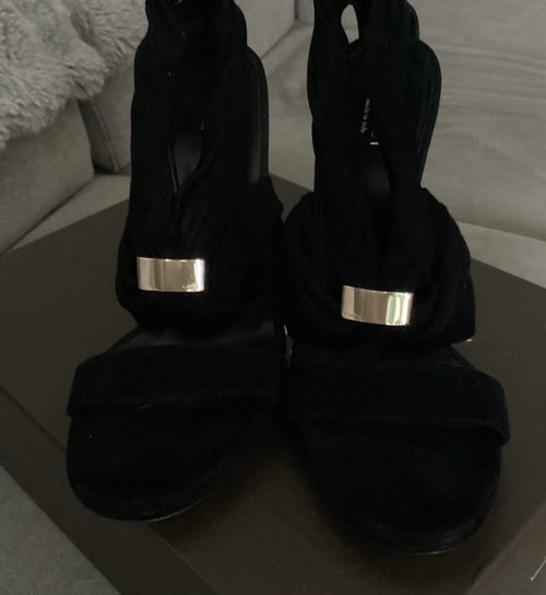 Gucci Black Suede ‘Carrie’ Sandals Size 37