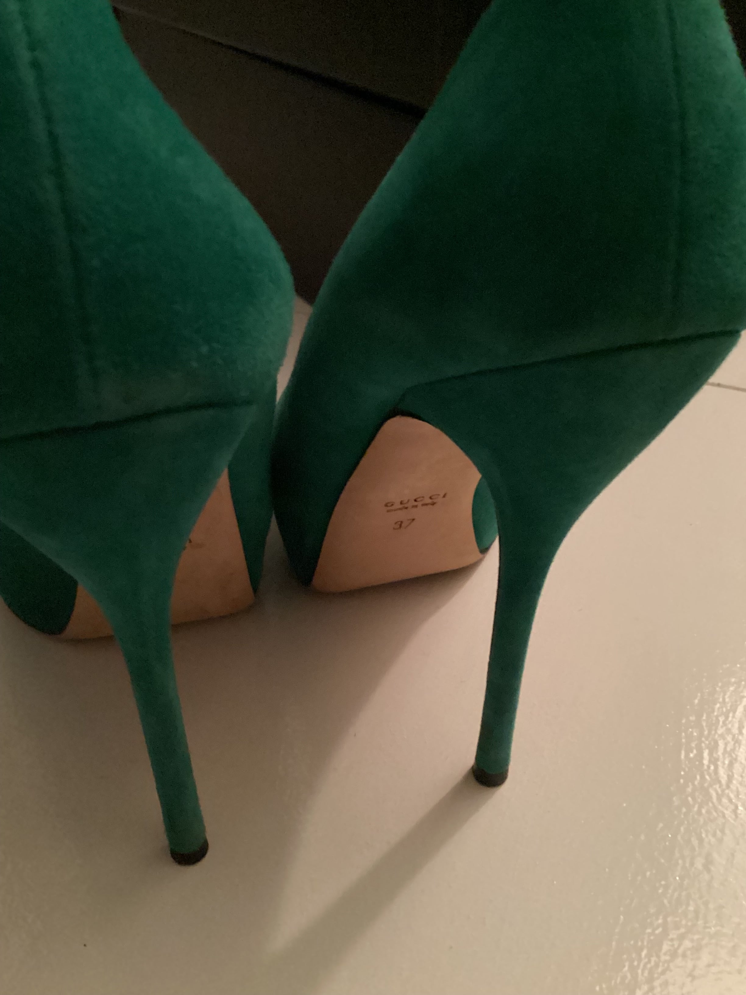 Gucci Green Suede Peeptoe Heels Size 37